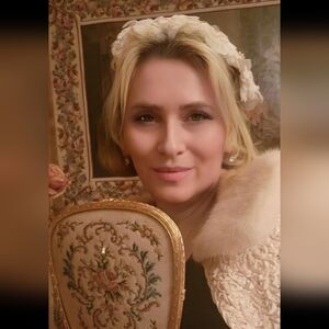 VINTAGE White Floral Hair Fascinator – Old Hollywood Glam Collectible Headpiece